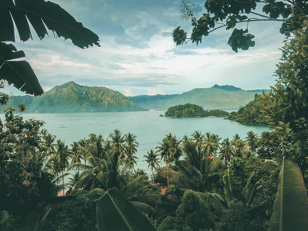 Pantai Pasir Putih Prigi 