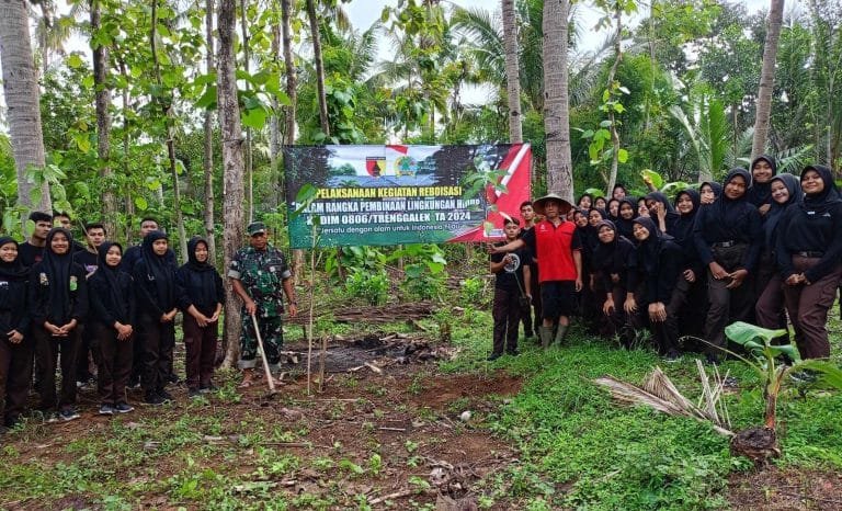 Kodim 0806 Trenggalek Tanam 500 Pohon Gondang