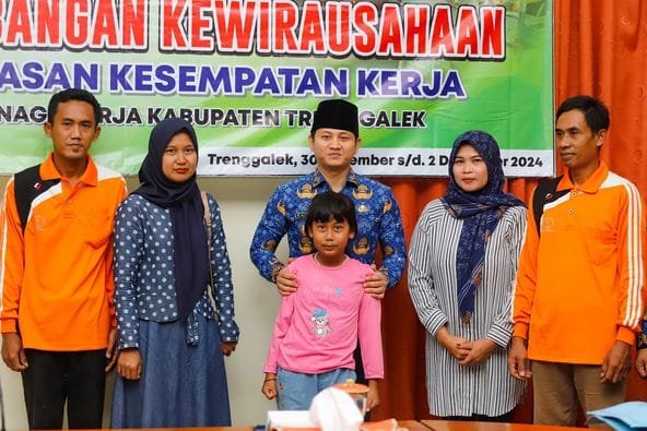 Pemberangkatan 2 Keluarga Asal Trenggalek